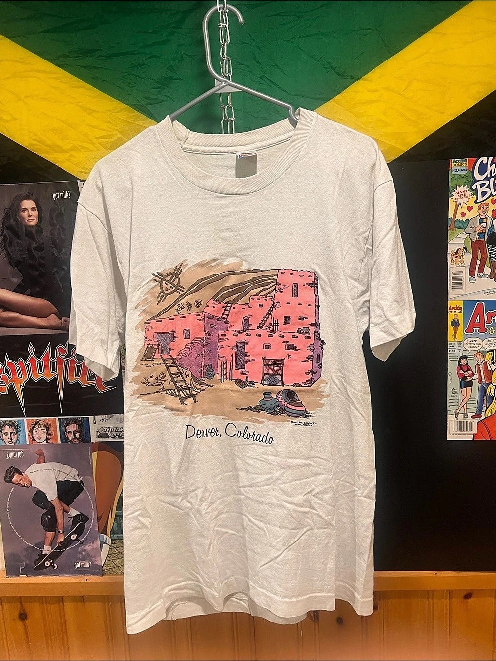 Graphic Short Sleeve Tee in Cream & Pink Like New
